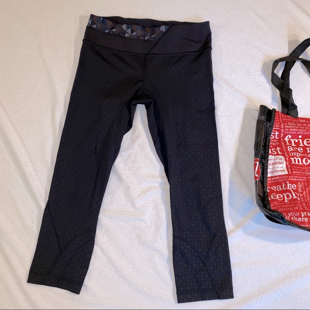 Lululemon Run Inspire Crop II Leggings Black Purple Geometric Size 6